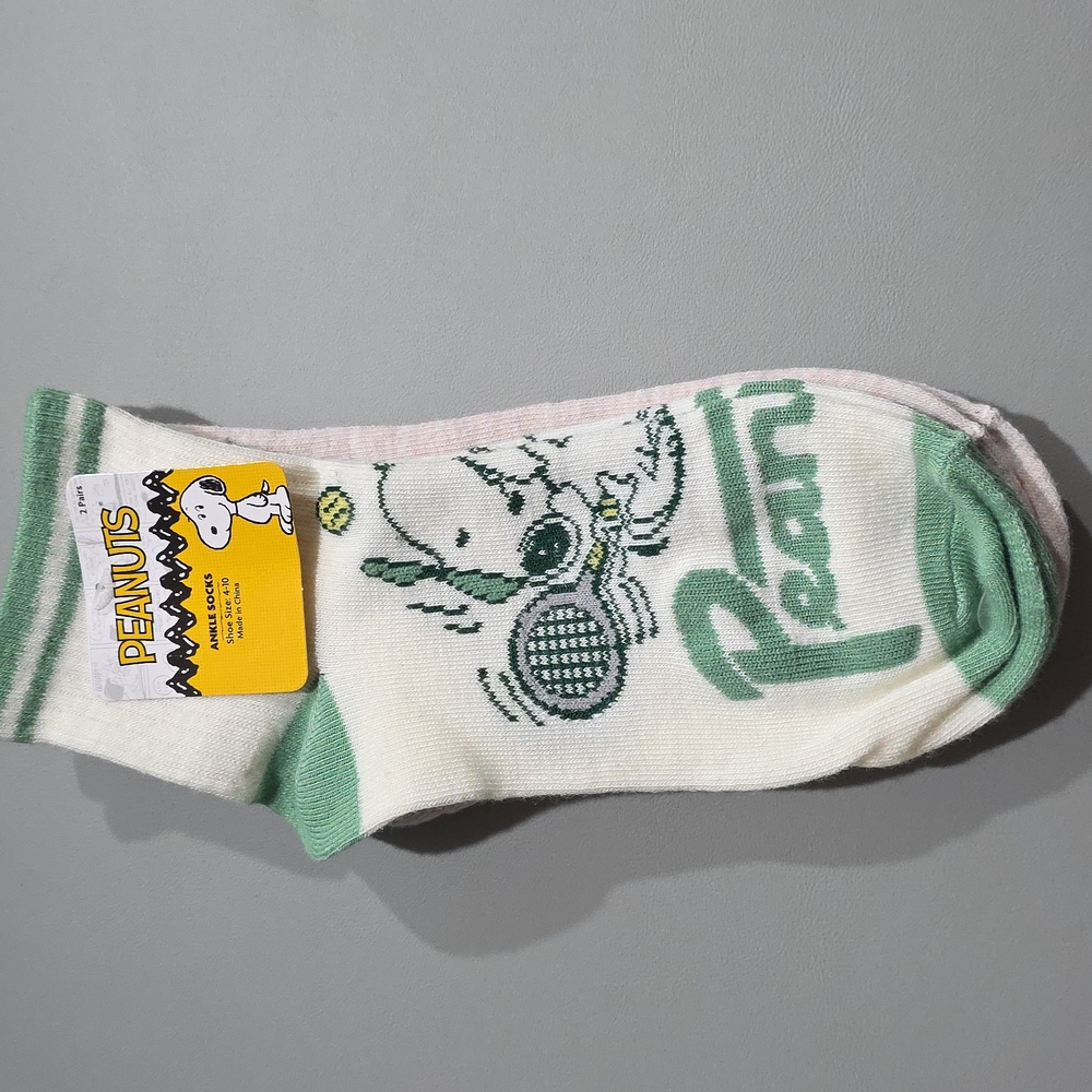 Peanuts 2 Pairs Ankle socks Tennis/Golf Snoopy Woodstock shoe size 4-10 NWT